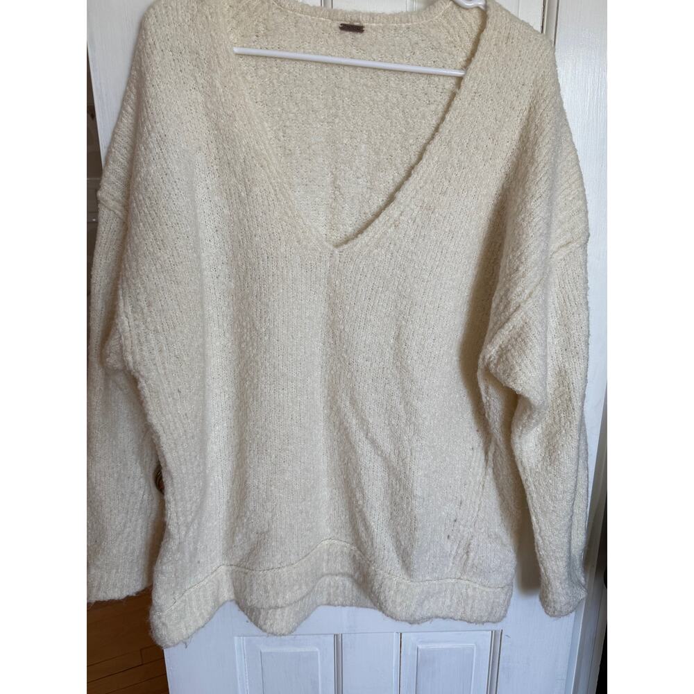 Free People White Sweater V-neck Size Medium
